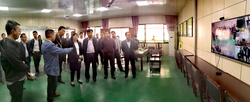 四川省供銷(xiāo)社副主任楊武秀點(diǎn)贊嵊州市蔬菜專(zhuān)科醫(yī)院