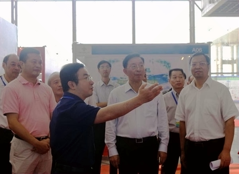 中農在線董事長裘進榮獲&ldquo;&lsquo;三位一體&rsquo;改革成績突出個人&rdquo;稱號