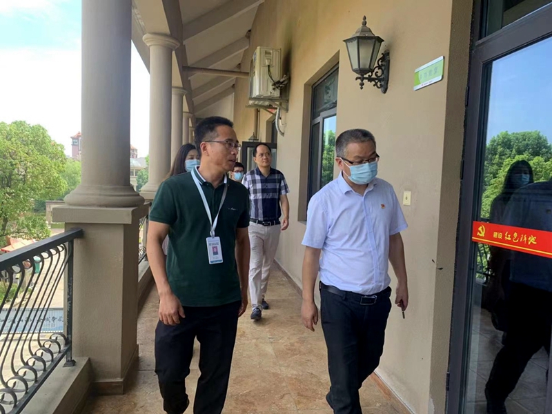 湖州市委組織部、建設(shè)局領(lǐng)導(dǎo)到紫竹山莊調(diào)研&ldquo;紅色物業(yè)&rdquo;