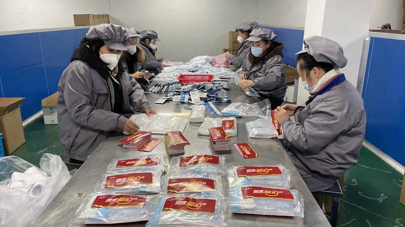 放棄假期 開足馬力！華通醫藥趕制19萬份“健康愛心包”全力支持防疫保障